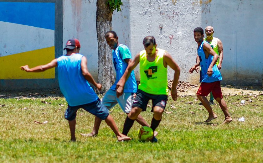 Centro Pop comemora 10 anos de atividades com feijoada, futebol e muita música