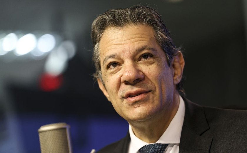 Haddad reúne-se com secretário do Tesouro de Trump em meio a tarifas