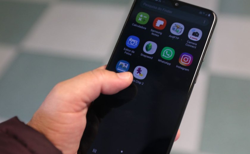 Pesquisa mostra que brasileiros são contra o uso precoce de celular