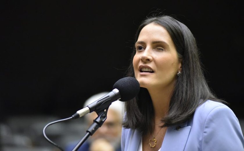 Deputada federal Amália Barros morre aos 39 anos em São Paulo