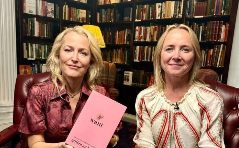 Dia do Sexo: Gillian Anderson, de 'Sex Education', lança livro com fantasias sexuais de mulheres do mundo todo; leia trechos