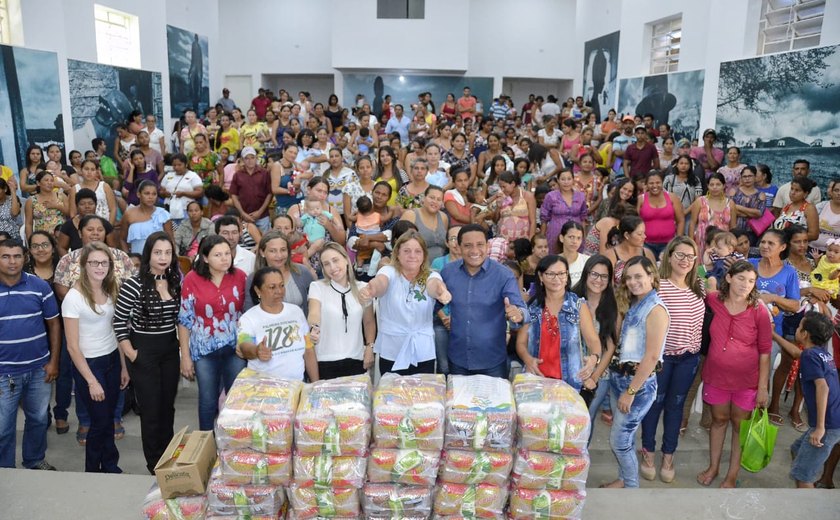 Cerca de 500 gestantes e nutrizes recebem kits nutricionais, em Palmeira dos Índios