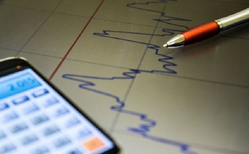 Taxas de juros recuam com dólar e yields dos Treasuries com Haddad no radar