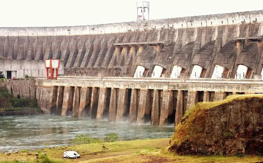 Interesse dos EUA em energia de Itaipu pressiona Brasil e expõe tensões geopolíticas com o Paraguai