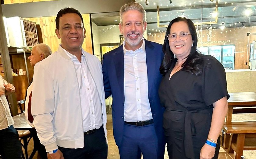 Edilza Alves viaja a Brasília em busca de recursos para Lagoa da Canoa e é recepcionada por Arthur Lira