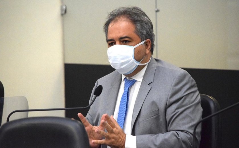 Silvio Camelo apresenta requerimento solicitando manutenção da autonomia do Porto de Maceió