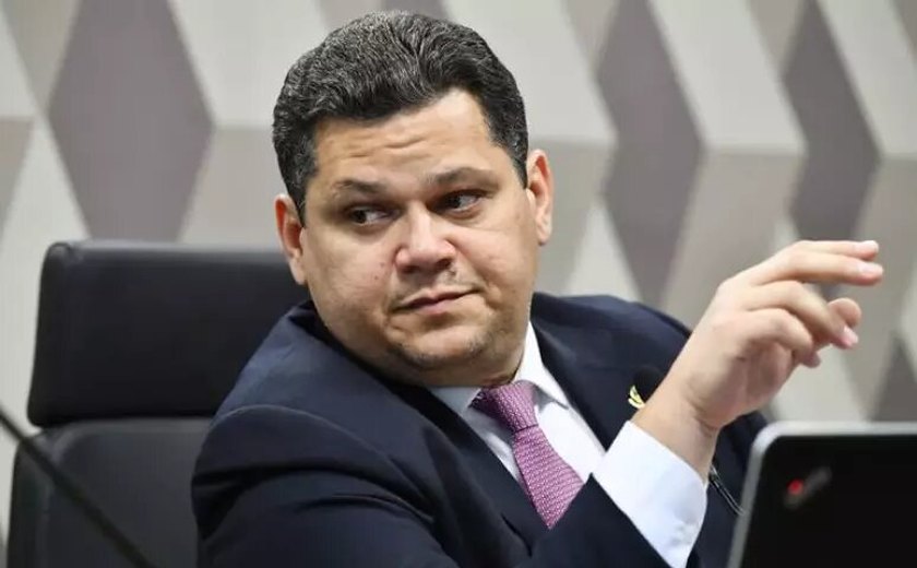 Suspeita de desvio de verbas coloca Senador Alcolumbre em novo caso polêmico