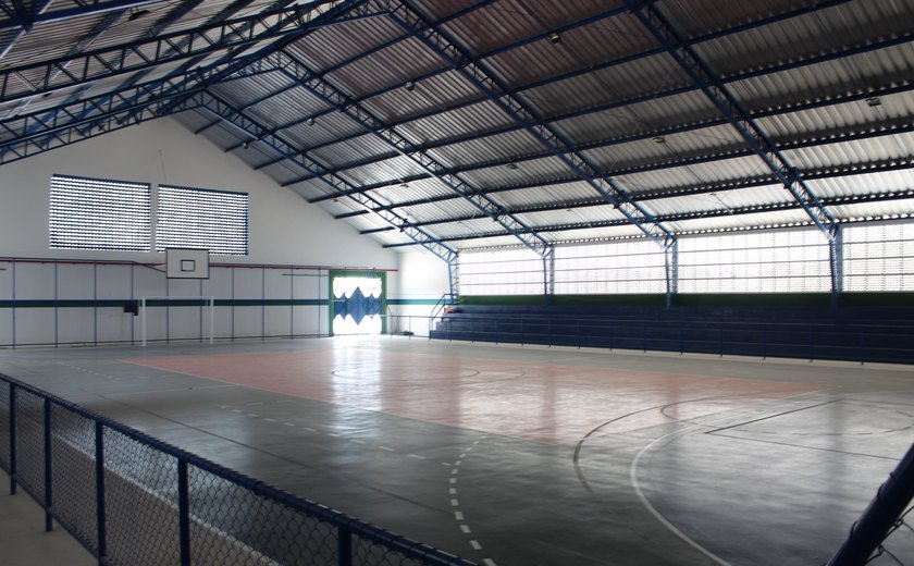 Complexo Esportivo da Escola Nosso Lar está sendo concluído