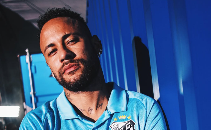 Santos homenageia Neymar com lançamento de camisa azul-turquesa: 'Grande simbolismo'