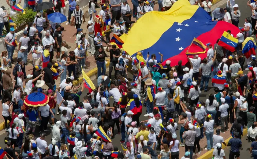 Venezuela tem dia de protestos em meio a tensão após Maduro intensificar ameaças