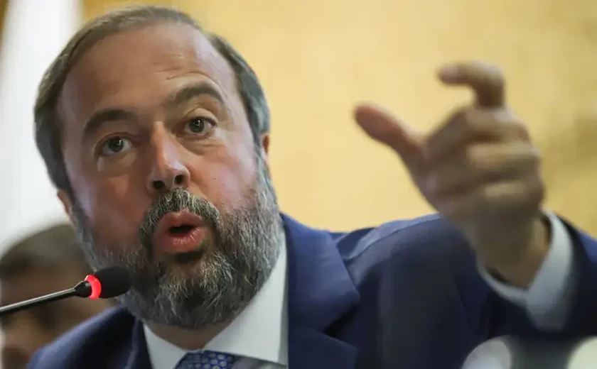 Governo vai ampliar vale-gás para 20 milhões de famílias até 2025, diz ministro