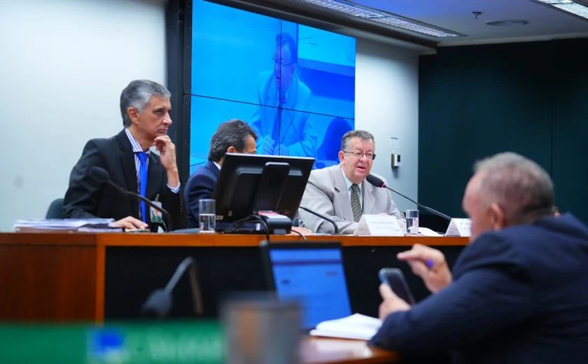 INSS afirma que bloqueio de consignados foi decidido pela justiça e pelo TCU