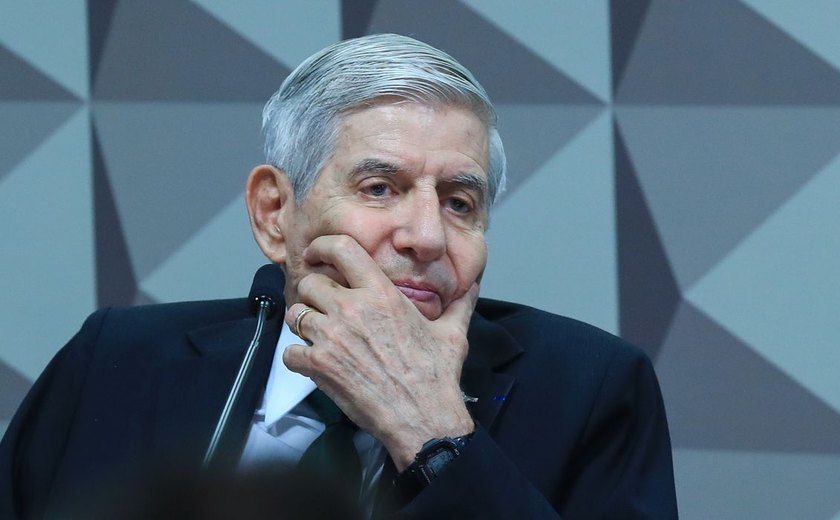 General Heleno pede absolvição sumária em denúncia do golpe