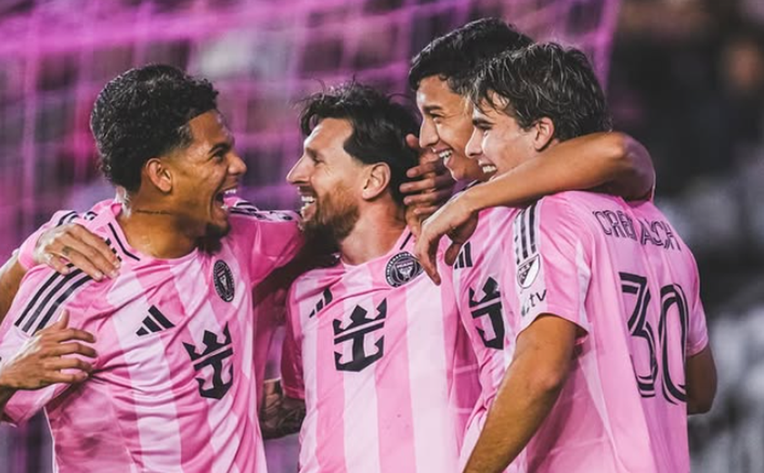 Messi dá dois passes para gols e evita derrota do Inter Miami na estreia no campeonato dos EUA