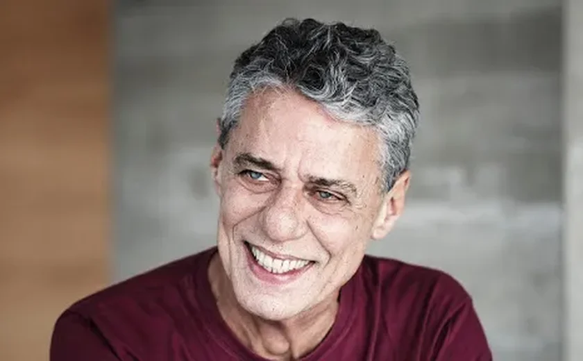 Chico Buarque: de crianças a idosos, fãs celebram os 80 anos do artista