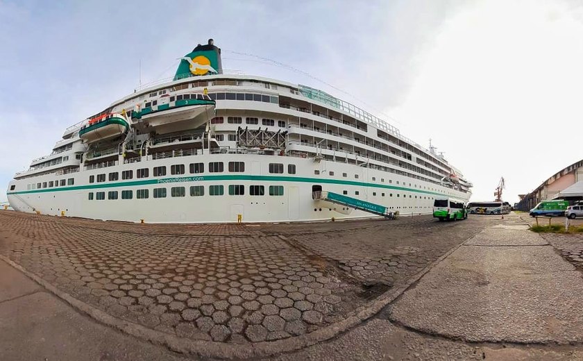 Primeiro navio de 2020 traz mais de 640 visitantes a Maceió