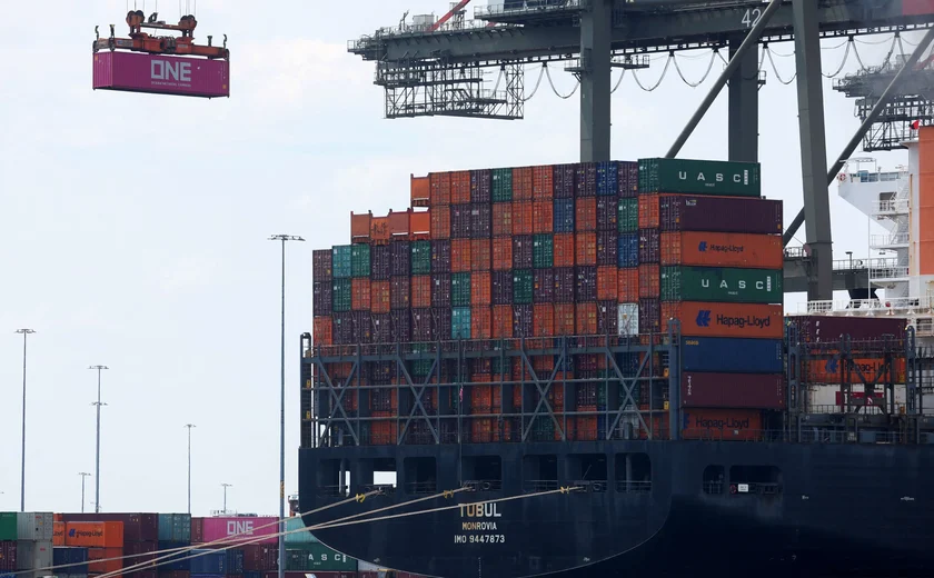 Déficit comercial dos EUA sobe 0,8% em maio, a US$ 75,07 bilhões