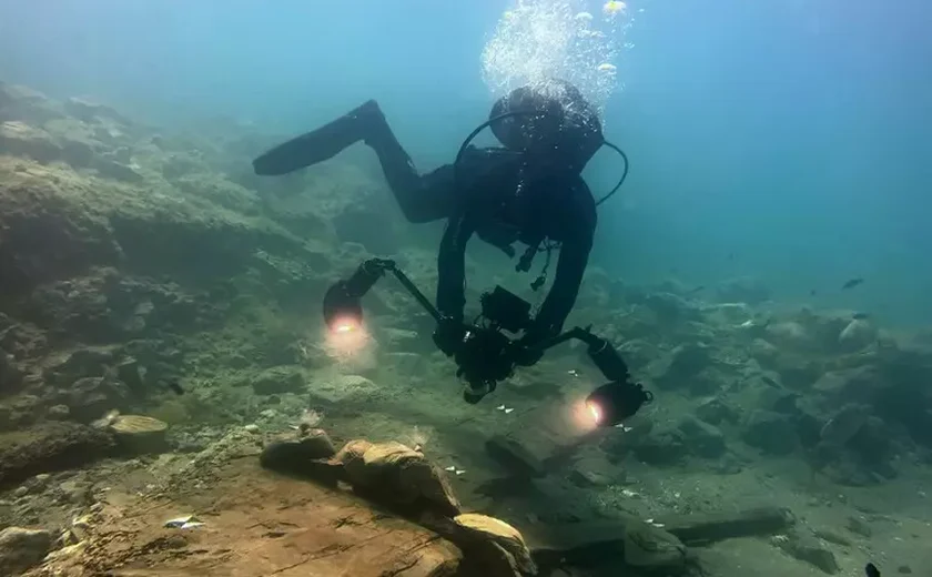 Barco da Grécia Antiga é resgatado em Ispica, na Itália