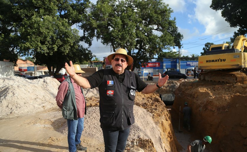 Prefeito Gilberto Gonçalves vistoria obra de drenagem que levará mais qualidade de vida à população
