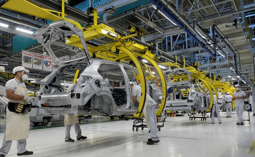 Produção industrial recua em 17 das 25 atividades em março ante o mesmo mês de 2023