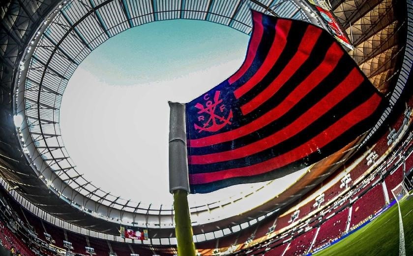 Danilo rescinde com a Juventus, assina com o Flamengo e estreia com título