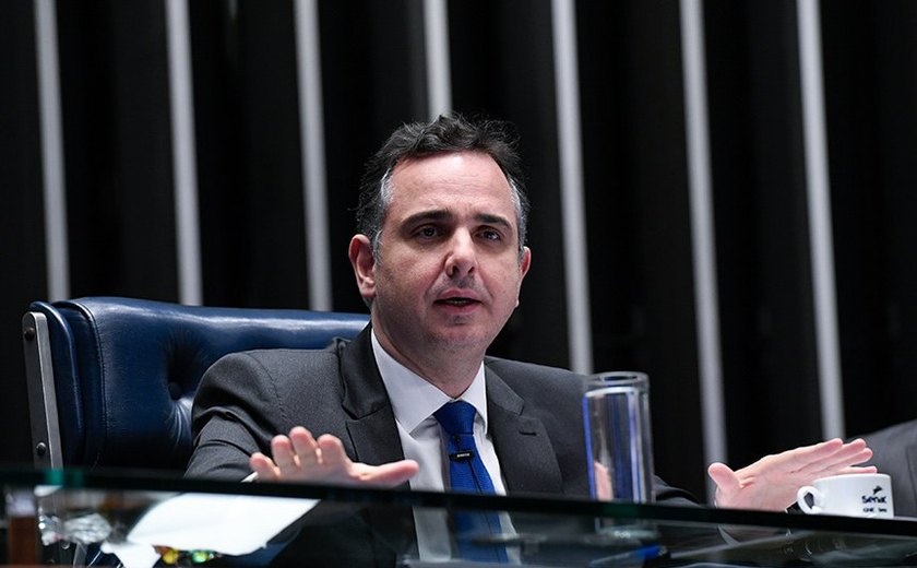 Pacheco se coloca à disposição para conversar com Anitta após críticas à atuação do Congresso