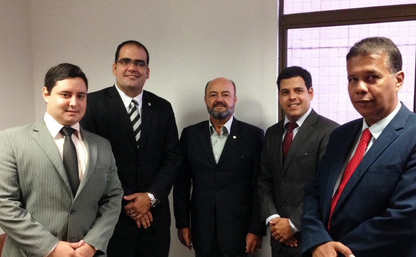 Profissionais do Direito celebram instituição do Dia do Advogado Criminalista em Alagoas
