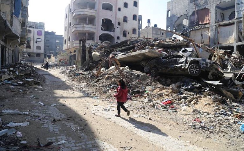 Gaza volta a receber ajuda humanitária em meio a alertas para fome e ameaça de sanções a Israel