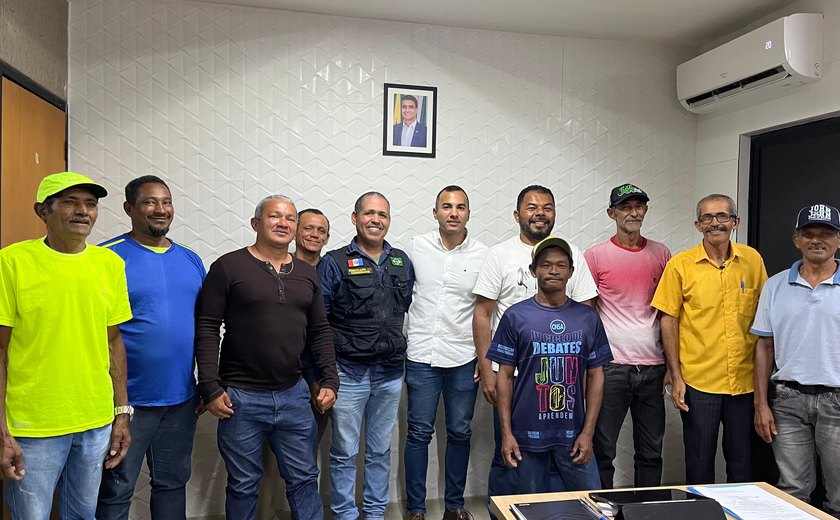 Alurb se reúne com pescadores para conhecer Projeto Mãe Natureza