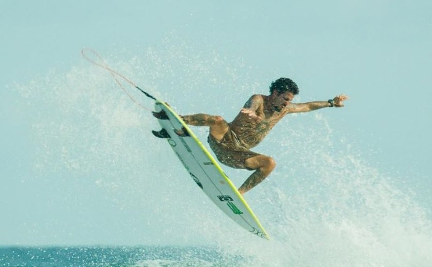 Filipe Toledo usa etapa de Teahupoo para 'treinar' para Olimpíada e chegar em 1º no Finals
