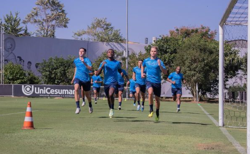 Elenco do Grêmio volta a treinar em São Paulo após 15 dias parado; veja imagens