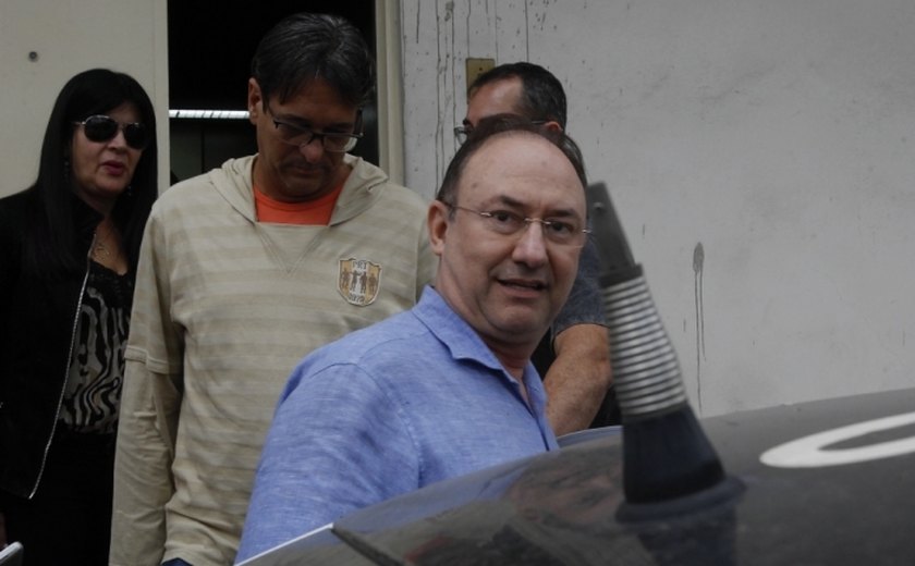 MPF quer bloqueio de bens de ex-prefeito de São Gonçalo para ressarcir danos