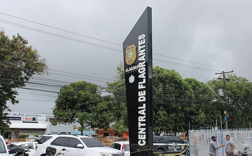 Suspeitos são detidos no Benedito Bentes após denúncia de roubos na Santa Lúcia