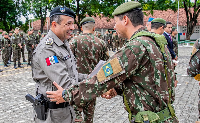 Comandante-geral da PM é homenageado durante comemoração dos 185 anos do 59º Batalhão de Infantaria Motorizado