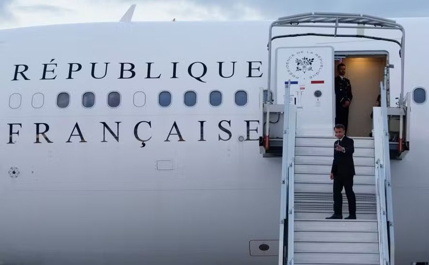 Macron viaja a Nova Caledônia para tentar conter crise desencadeada por pró-separatistas indígenas