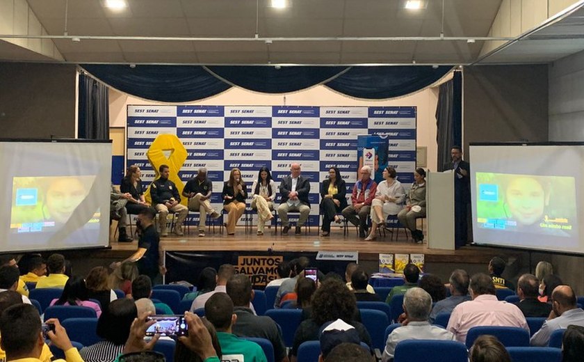 PRF/AL participa do evento de abertura Maio Amarelo em parceria com outras entidades de trânsito