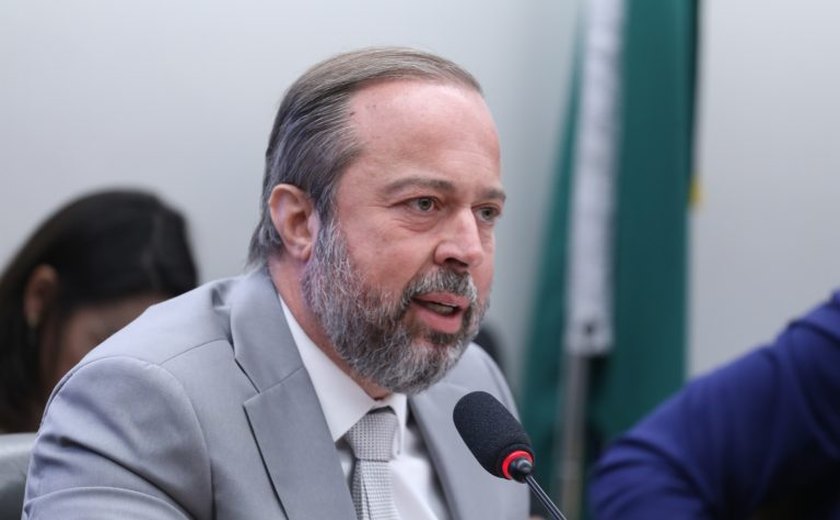Ministro defende medida provisória que reestrutura o setor elétrico