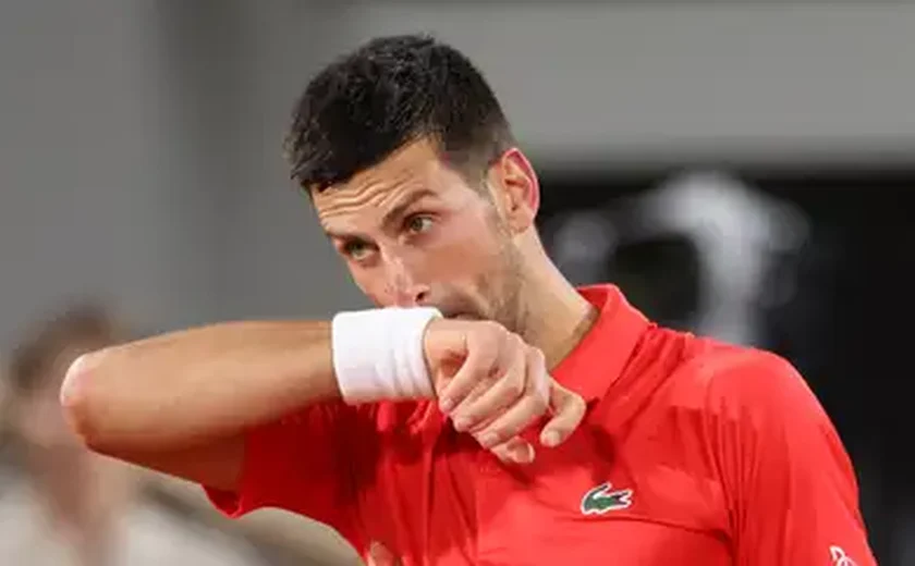 De Minaur desiste de Wimbledon por causa de lesão e Djokovic avança às semifinais
