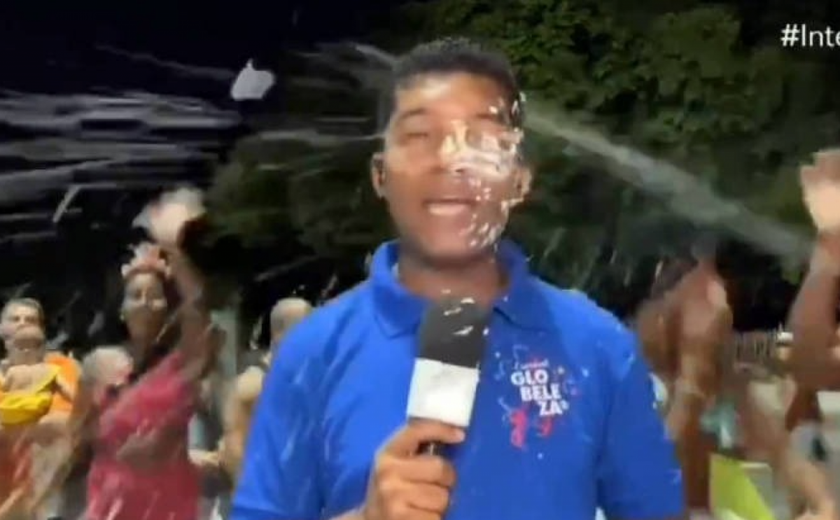 Repórter da Globo tem celular furtado ao vivo após receber jato de espuma no RJ