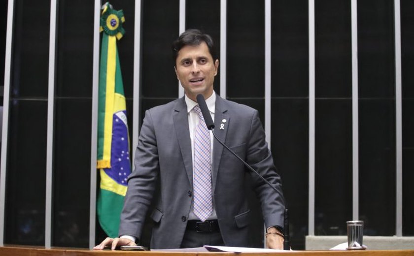 Deputado reclama que INSS descumpre lei sobre recadastramento de beneficiários com deficiências; ouça a entrevista