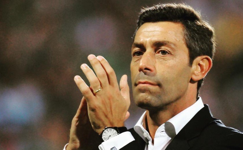 Pedro Caixinha exalta filosofia ofensiva e quer jogadores com 'fome de ganhar' no Santos