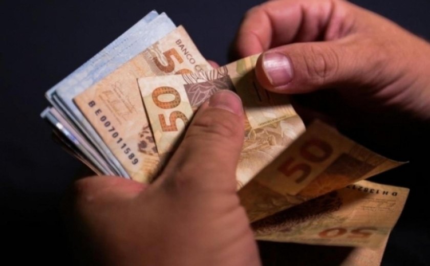 Governo de Alagoas paga 13º salário dos servidores nesta sexta-feira