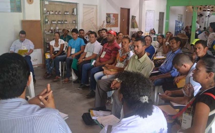 Pequenos agricultores ganham vez e voz em conferências territoriais
