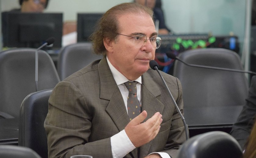 Olavo Calheiros desiste de disputar a presidência da Assembleia