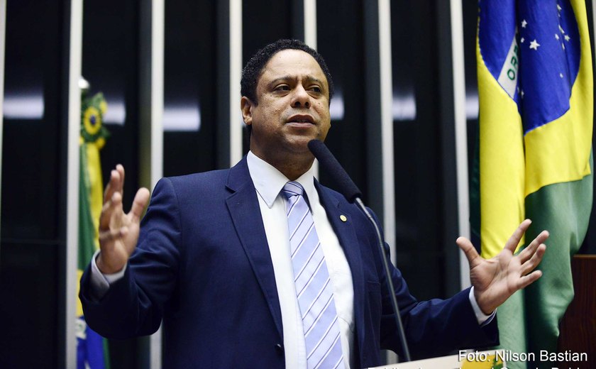 No Twitter, oposição comemora queda de popularidade do governo Bolsonaro