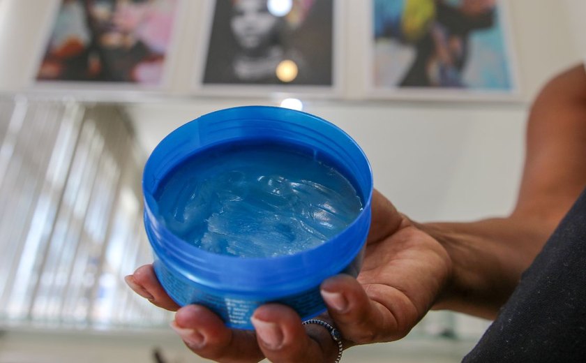 Anvisa proíbe venda de 112 pomadas de fixar ou modelar cabelos