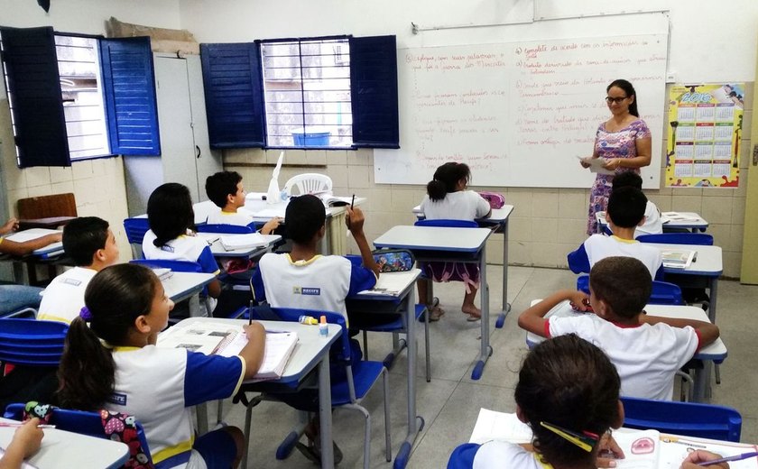 Maioria dos futuros professores não conclui estágio em escolas