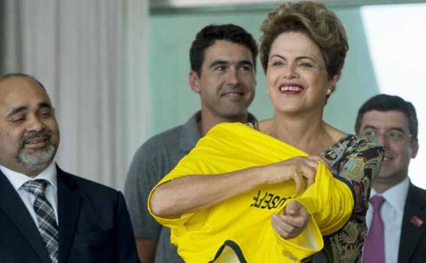 Dilma pede que atletas de vôlei de praia tragam ouro nos Jogos Olímpicos