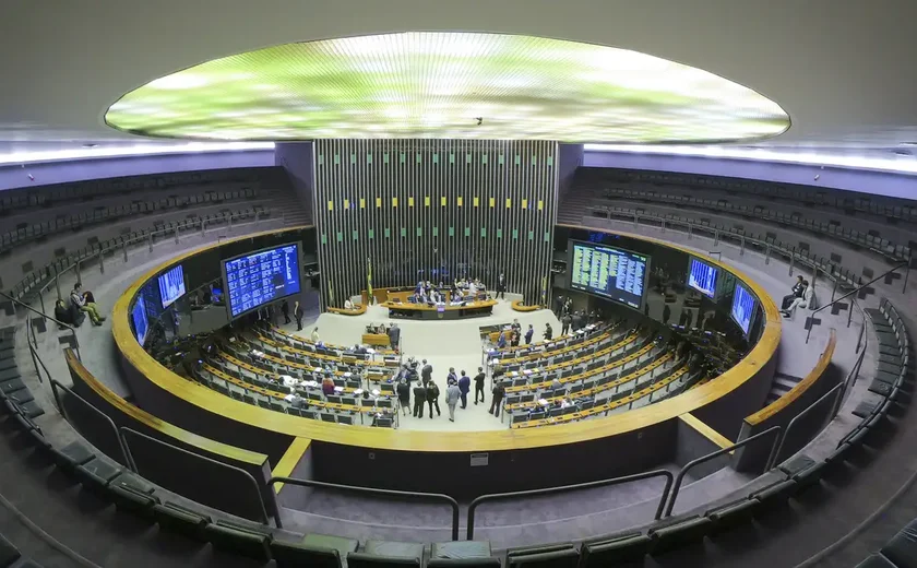 Câmara aprova projeto que amplia número de parlamentares