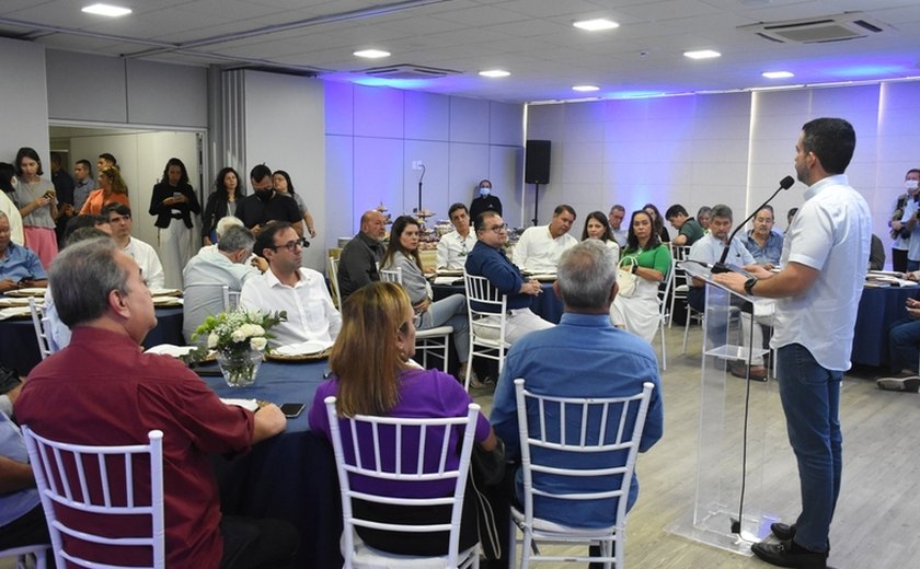 Lyra recebe Dantas e secretários para discutir pleitos do setor produtivo